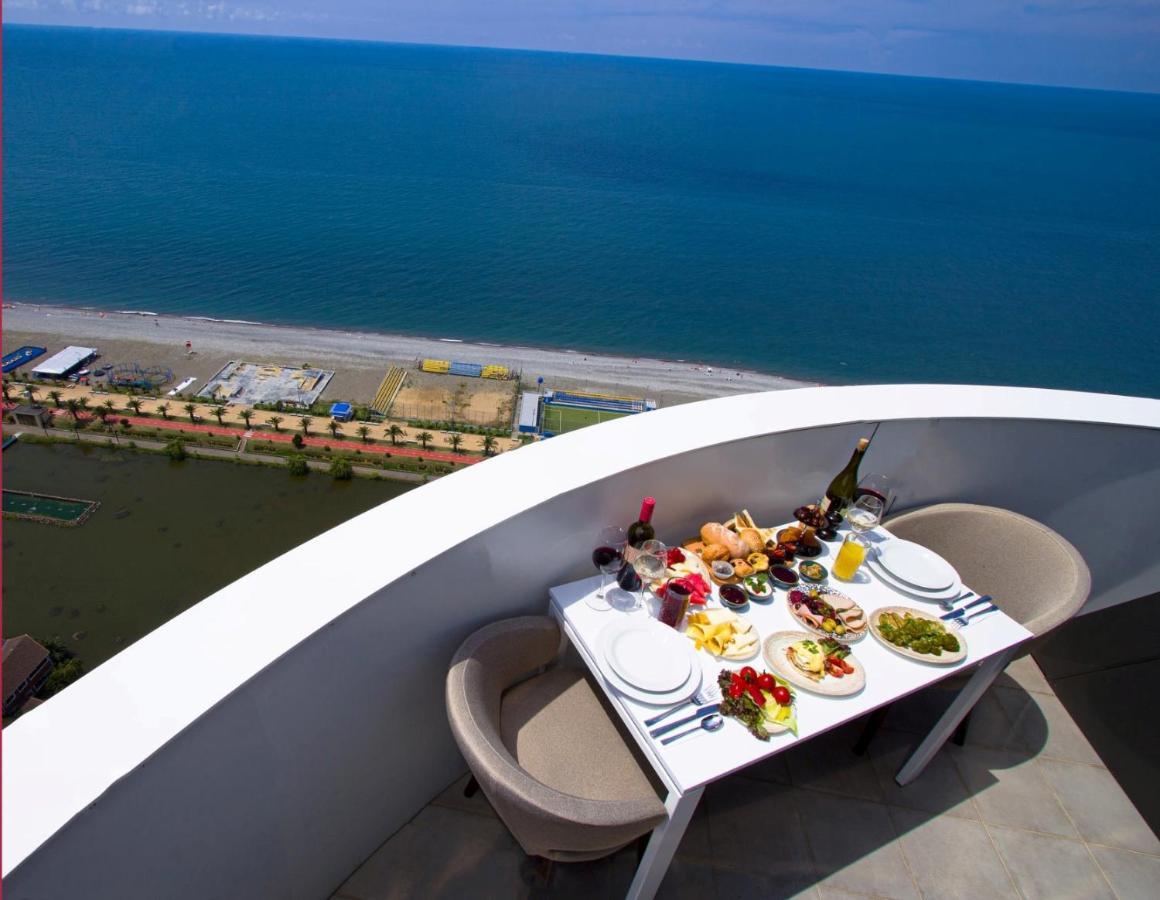 Apartments In Alliance Batumi Eksteriør billede